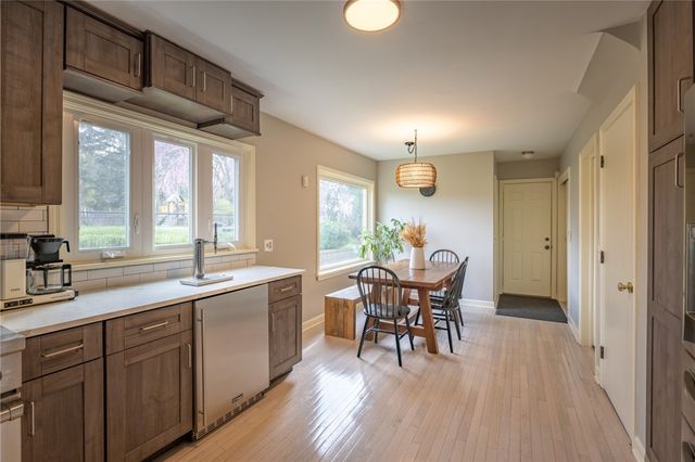 75 Pickwick Drive, Pittsford, NY 14618