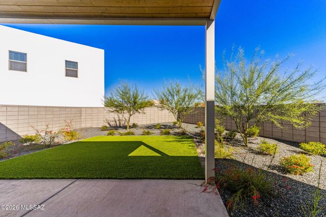 1208 E Liggins Street, Tucson, AZ 85713