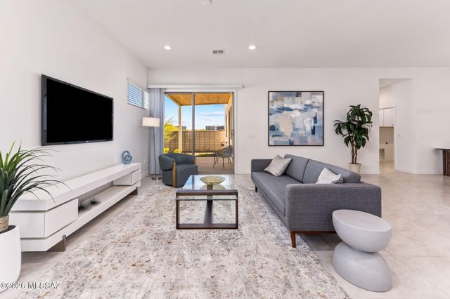 1208 E Liggins Street, Tucson, AZ 85713