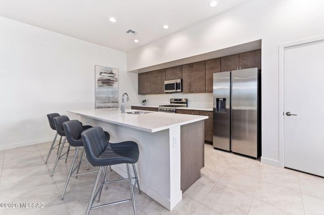 1208 E Liggins Street, Tucson, AZ 85713