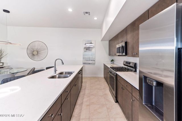 1208 E Liggins Street, Tucson, AZ 85713
