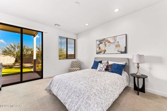 1208 E Liggins Street, Tucson, AZ 85713