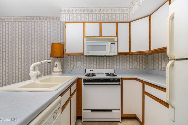 1130 Spearhead Drive, Glenville, NY 12302