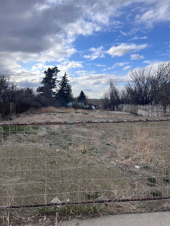 222 3rd Avenue SW, Cut Bank, MT 59427