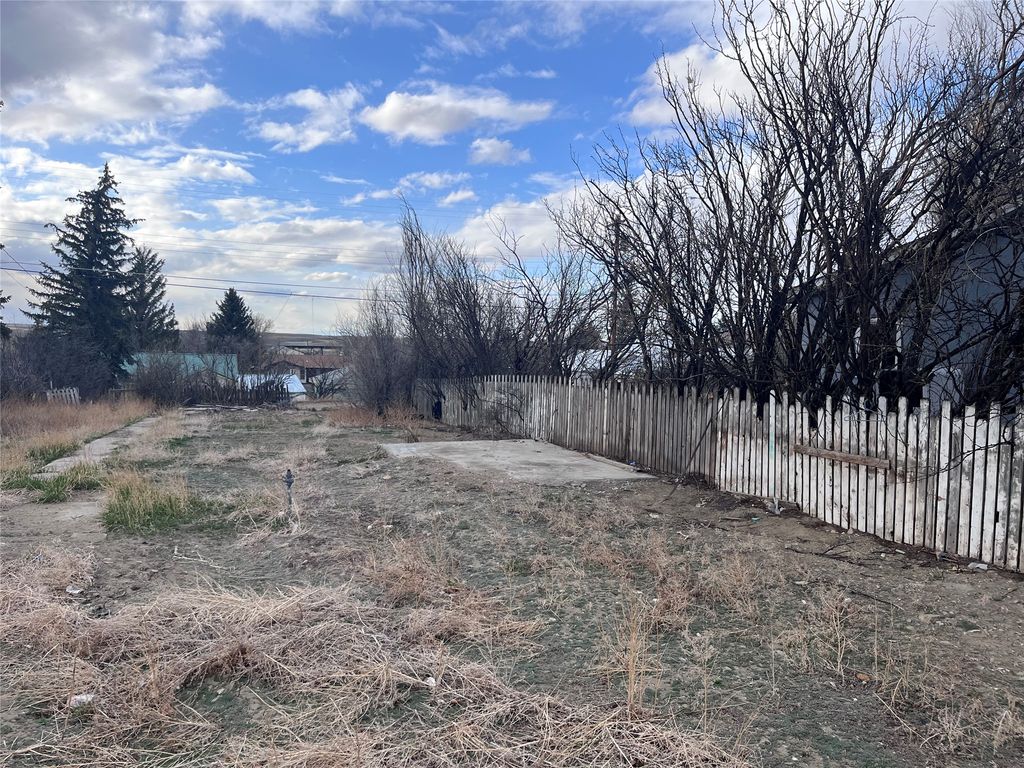 222 3rd Avenue SW, Cut Bank, MT 59427 photo 2