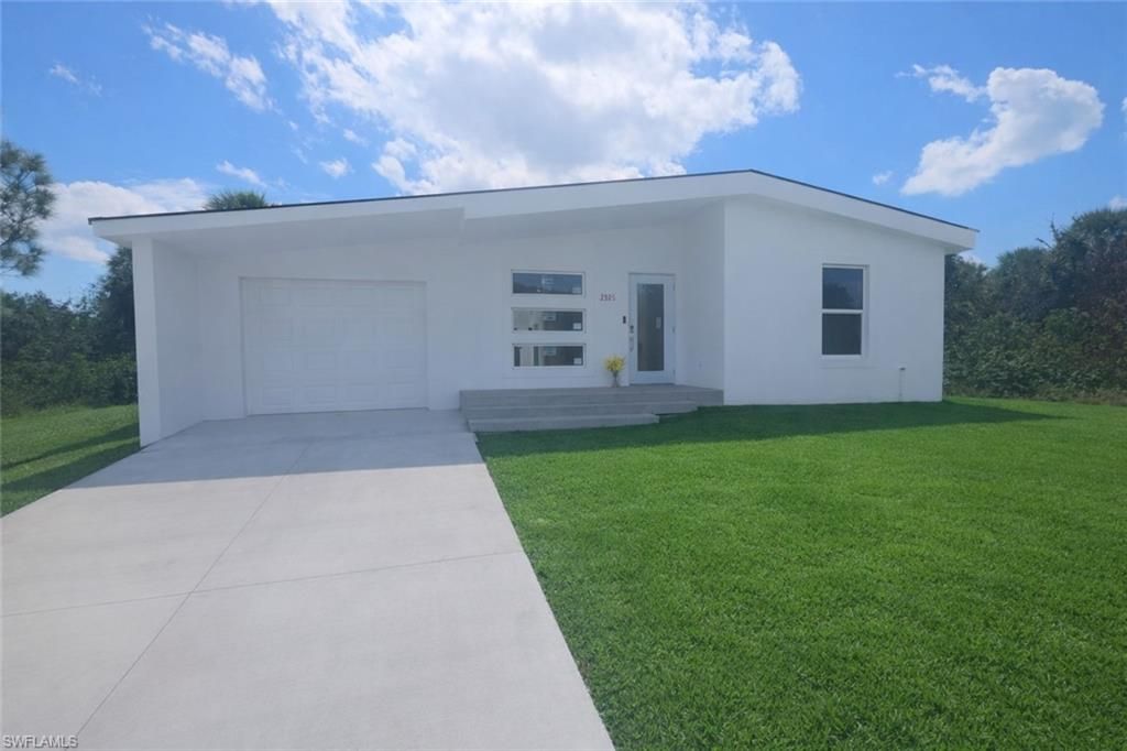 2905 26th ST W, LEHIGH ACRES, FL 33971 — exterior