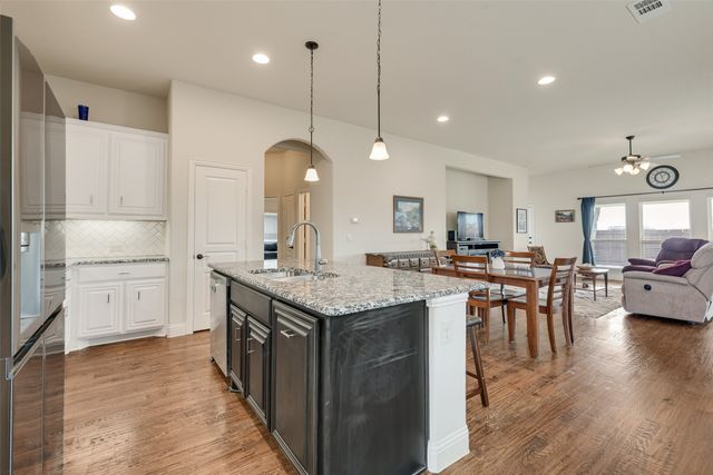 548 Hay Meadow Drive, Waxahachie, TX 75165