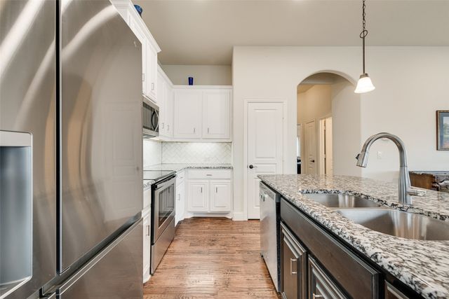 548 Hay Meadow Drive, Waxahachie, TX 75165