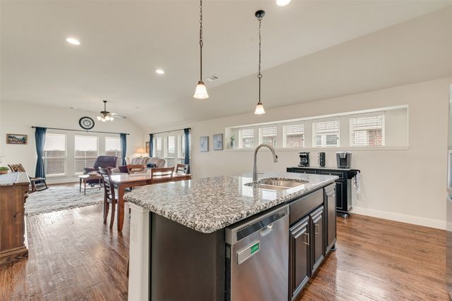 548 Hay Meadow Drive, Waxahachie, TX 75165