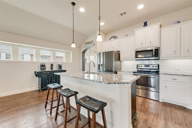 548 Hay Meadow Drive, Waxahachie, TX 75165