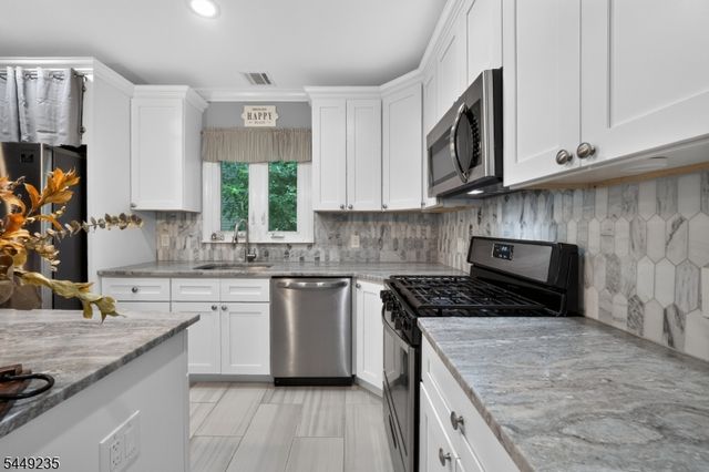40 John Wilton St, Franklin Boro, NJ 07416