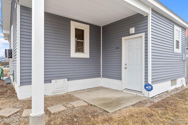 1710 Fort Park Boulevard, Lincoln Park, MI 48146