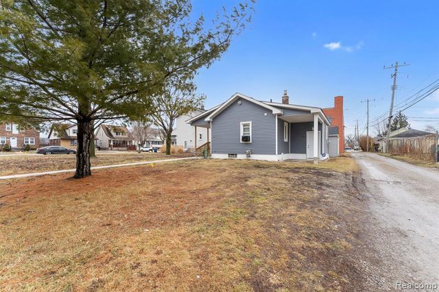 1710 Fort Park Boulevard, Lincoln Park, MI 48146