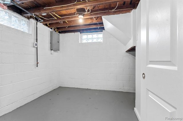 1710 Fort Park Boulevard, Lincoln Park, MI 48146