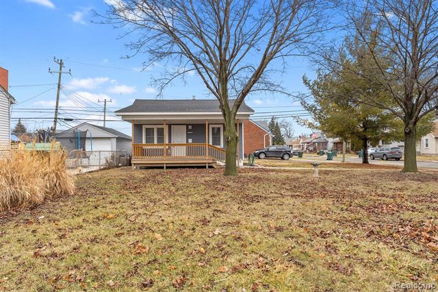 1710 Fort Park Boulevard, Lincoln Park, MI 48146