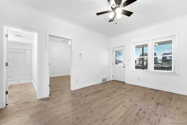 1710 Fort Park Boulevard, Lincoln Park, MI 48146