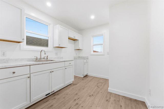 1710 Fort Park Boulevard, Lincoln Park, MI 48146