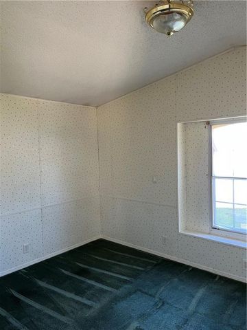 4704 N Adams Road, Independence, MO 64058