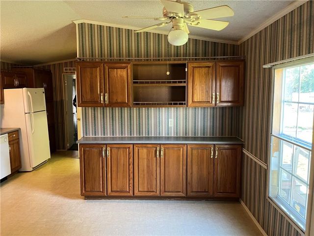 4704 N Adams Road, Independence, MO 64058