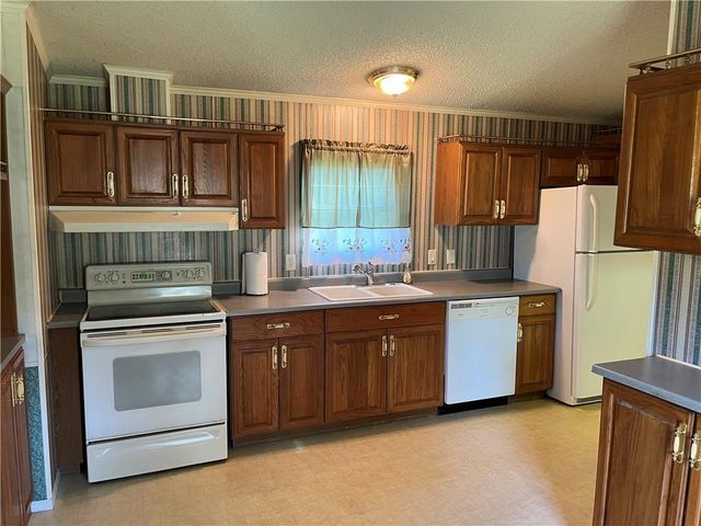 4704 N Adams Road, Independence, MO 64058