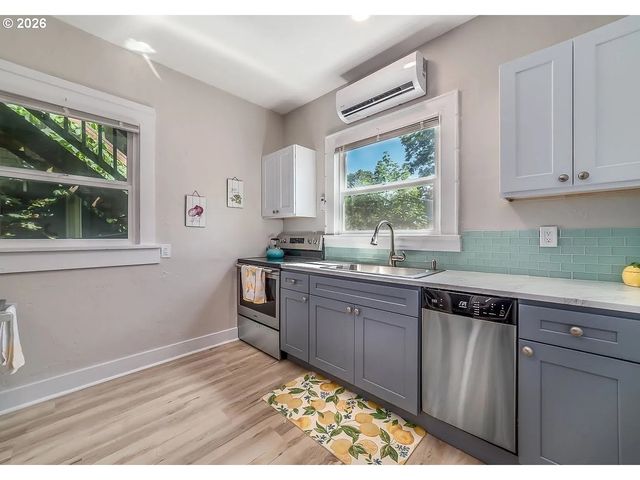 577 MADISON St, Eugene, OR 97402