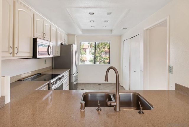 2506 Navarra Drive 623, Carlsbad, CA 92009