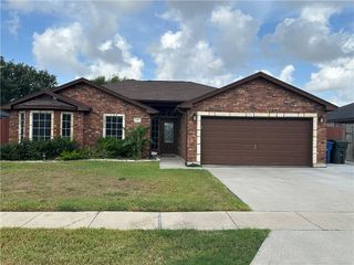 3321 Shallow Creek Dr, Corpus Christi, TX 78410