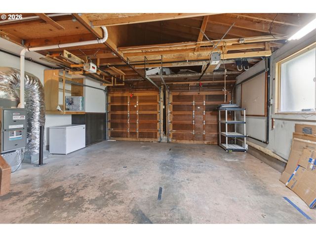 320 DELLWOOD Dr, Eugene, OR 97405