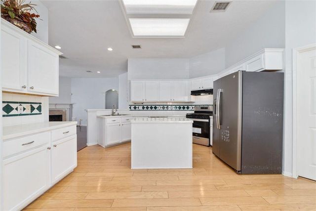 15010 Leila Oaks Lane, Houston, TX 77082