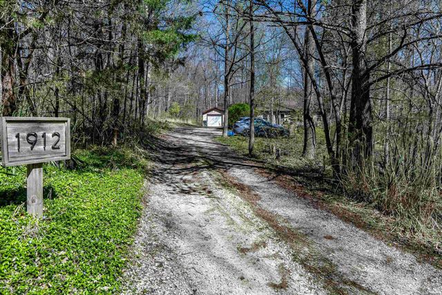 1912 S Orman Lane, Bloomfield, IN 47424