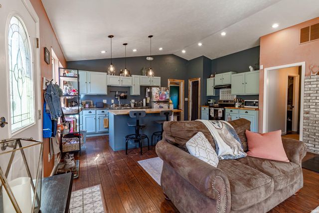 1912 S Orman Lane, Bloomfield, IN 47424