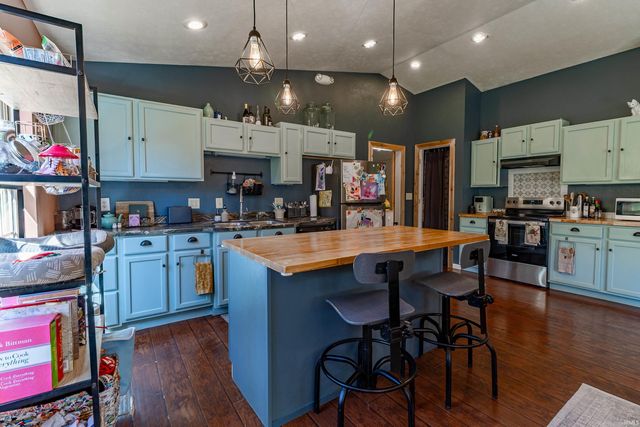 1912 S Orman Lane, Bloomfield, IN 47424