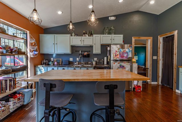 1912 S Orman Lane, Bloomfield, IN 47424