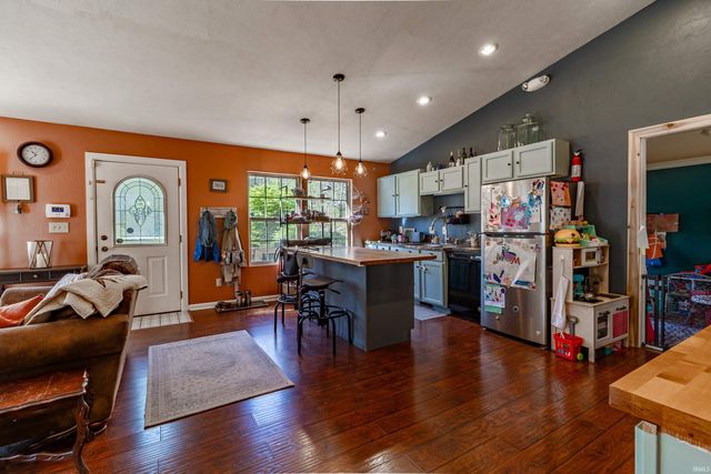 1912 S Orman Lane, Bloomfield, IN 47424