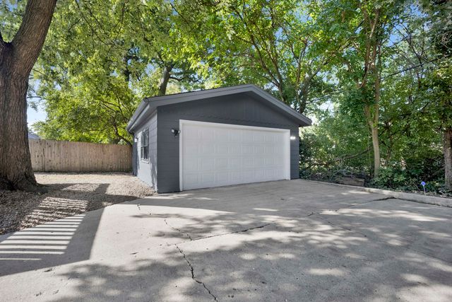 376 N WEST Avenue, Elmhurst, IL 60126