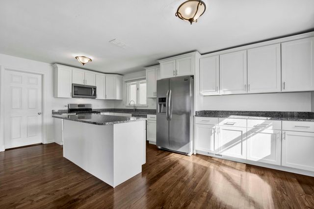 376 N WEST Avenue, Elmhurst, IL 60126