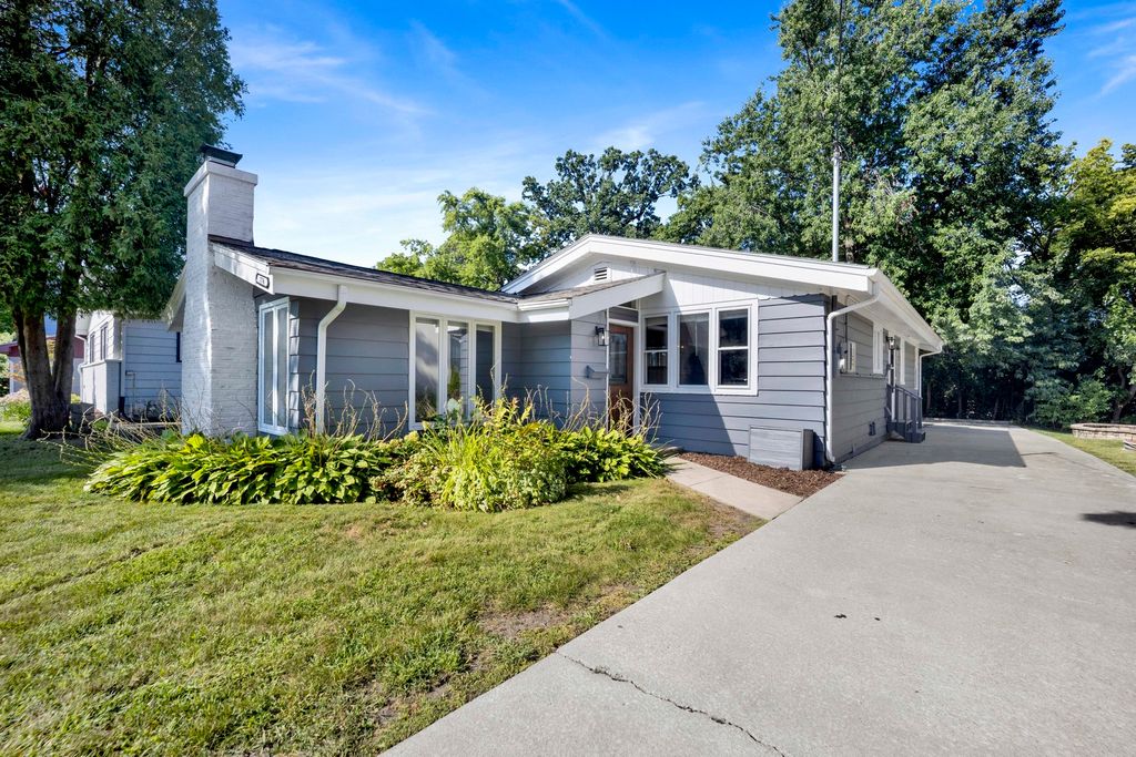376 N WEST Avenue, Elmhurst, IL 60126 — photo 2