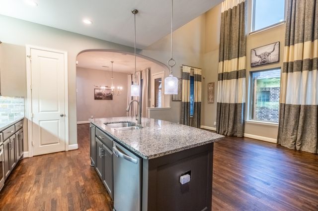 3903 Canton Jade Way, Arlington, TX 76005