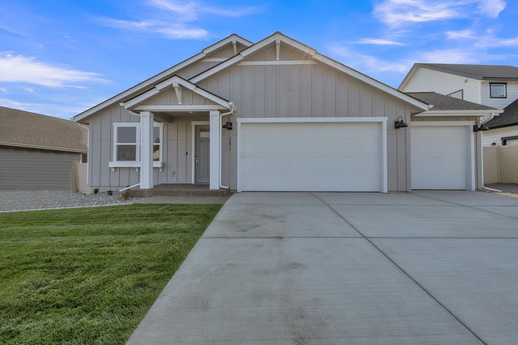 1255 N HIGH DESERT Dr, Deer Park, WA 99006
