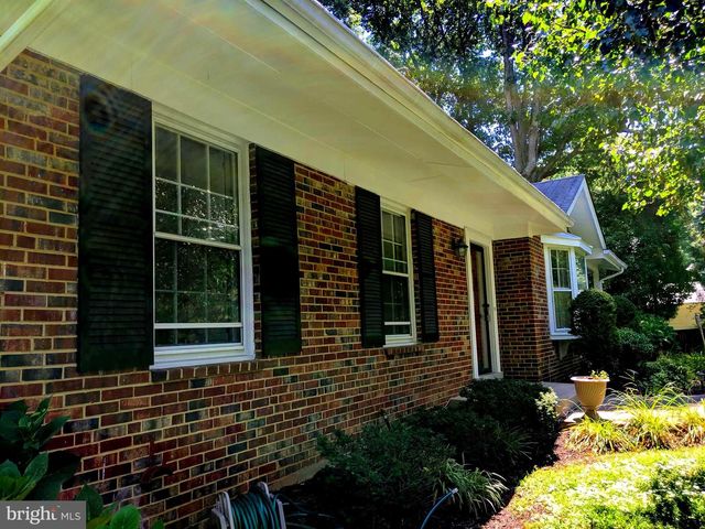 8702 THUNDERBIRD CT, Vienna, VA 22182