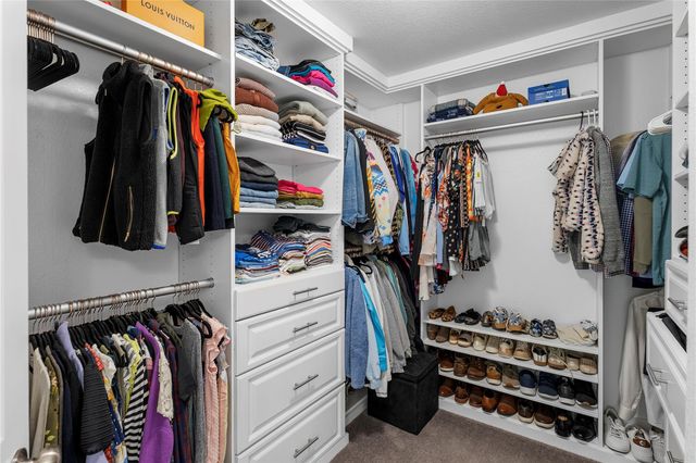 207 Duroc DR, Hutto, TX 78634