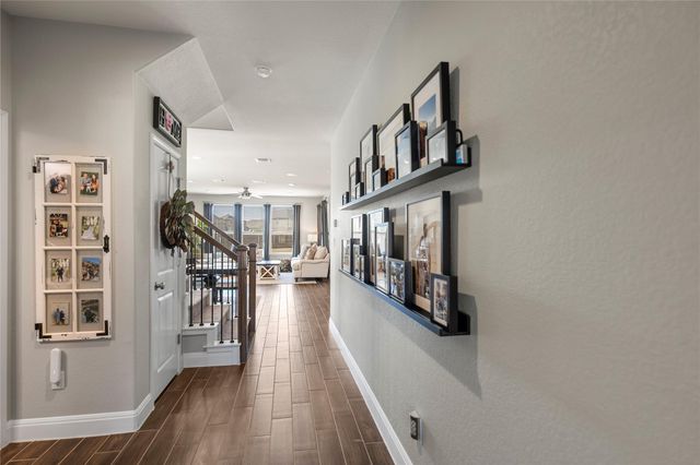 207 Duroc DR, Hutto, TX 78634