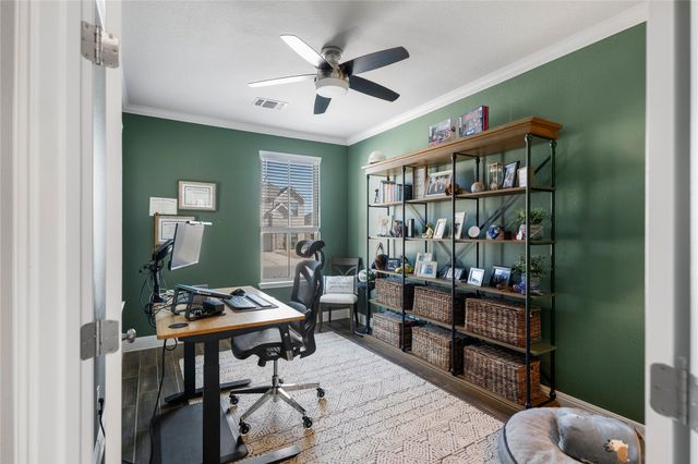 207 Duroc DR, Hutto, TX 78634