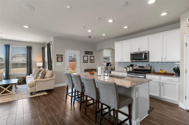 207 Duroc DR, Hutto, TX 78634