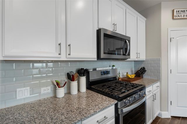 207 Duroc DR, Hutto, TX 78634