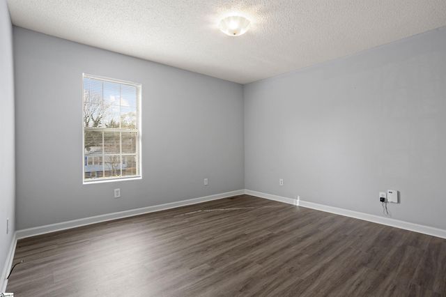 18 Warren Court, Greenville, SC 29607