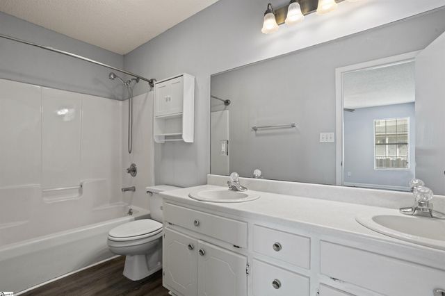 18 Warren Court, Greenville, SC 29607