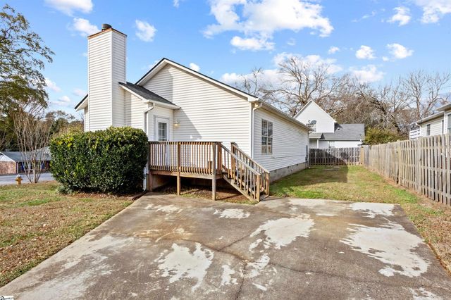 18 Warren Court, Greenville, SC 29607