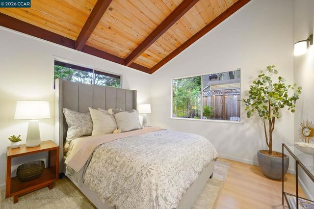 26 Bishop Lane, Menlo Park, CA 94025