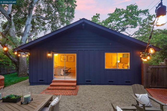 26 Bishop Lane, Menlo Park, CA 94025